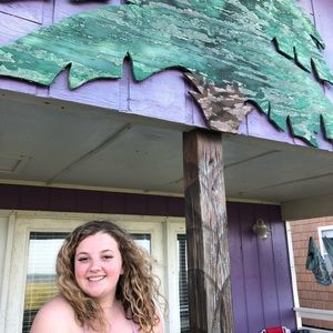 Meet your Posher, Abby